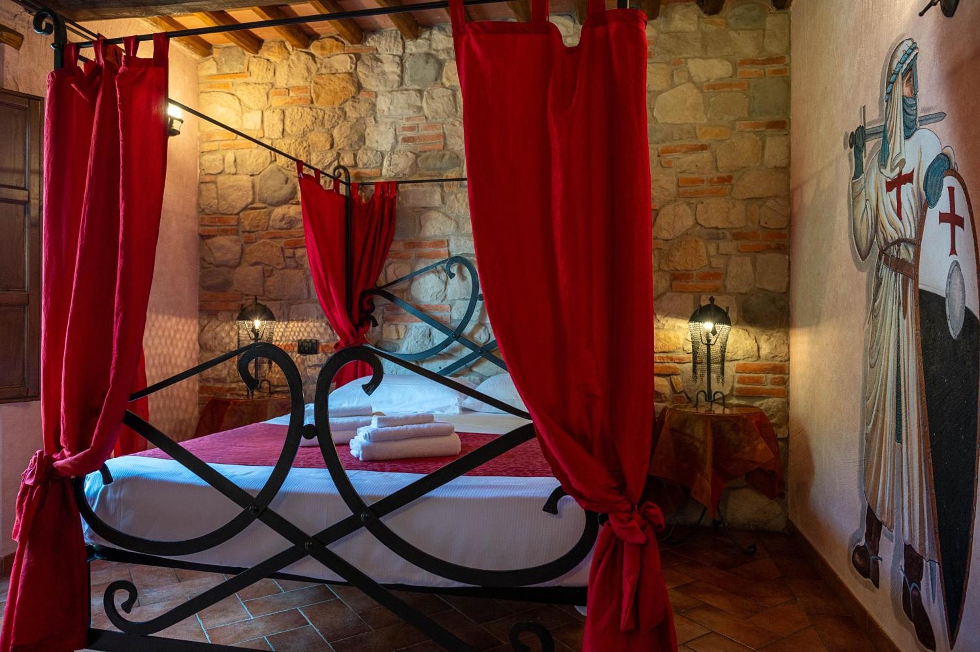 Castello Dei Templari Couette-café Lucques
