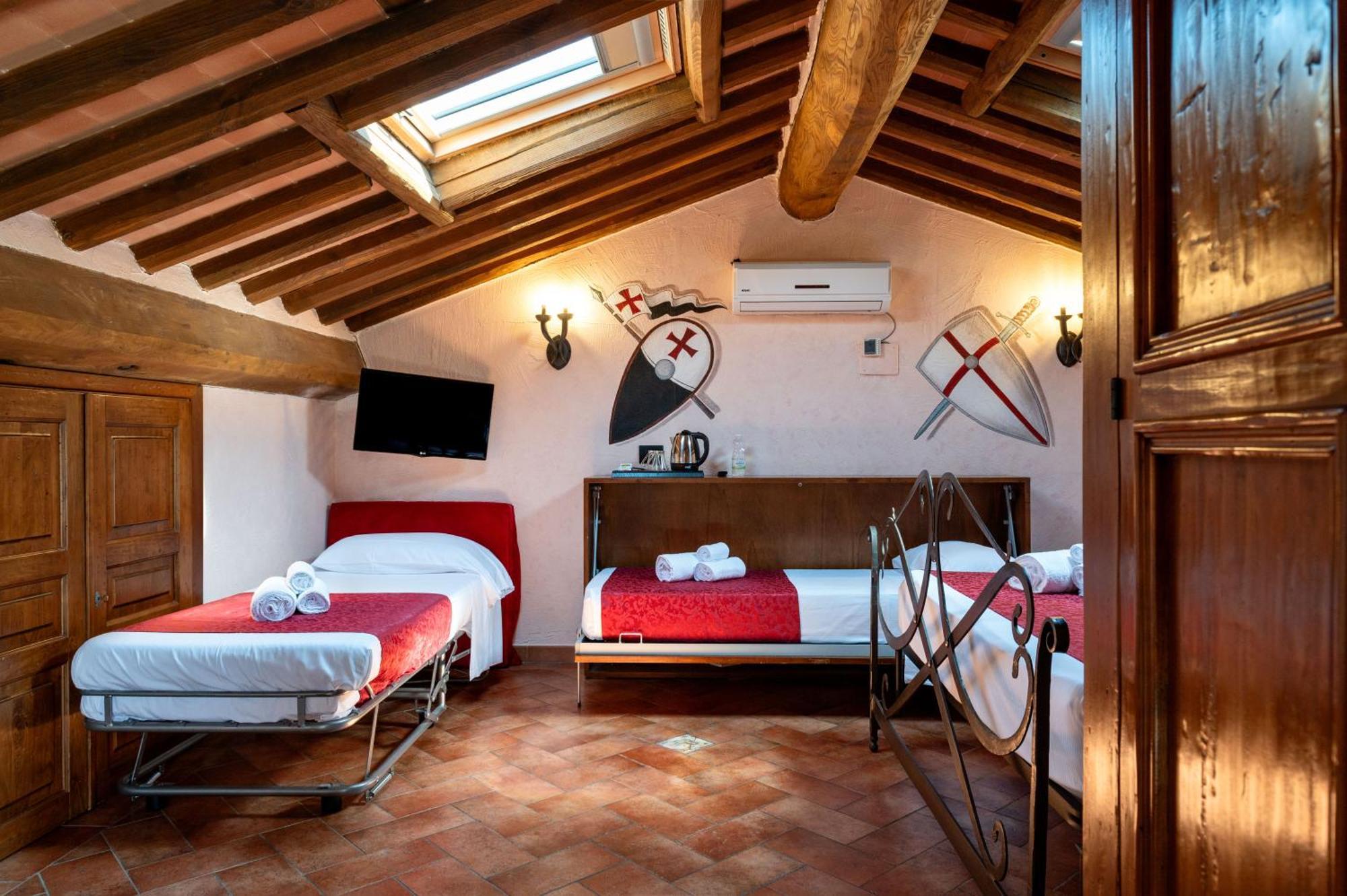 Castello Dei Templari Couette-café Lucques